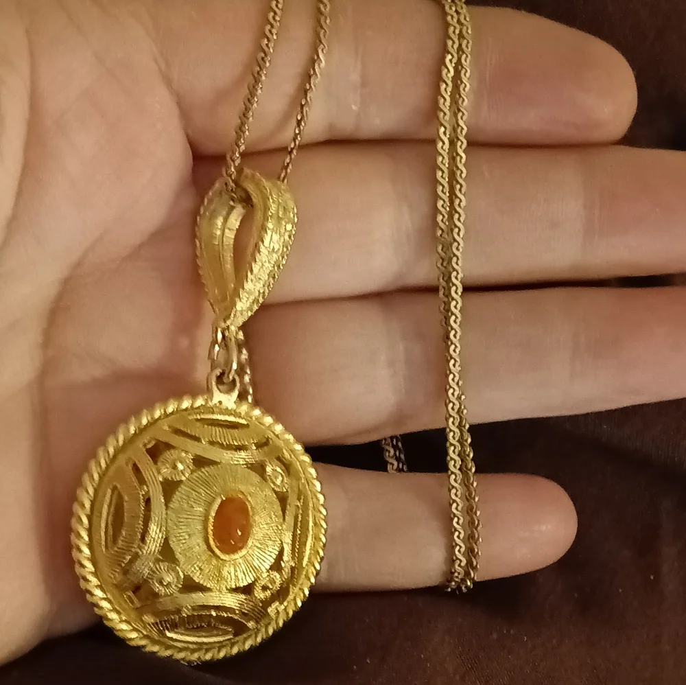 Gorgeous Dior Gold Filled - Picture 4 of 11